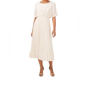 Elegant Cream Pleated Dress